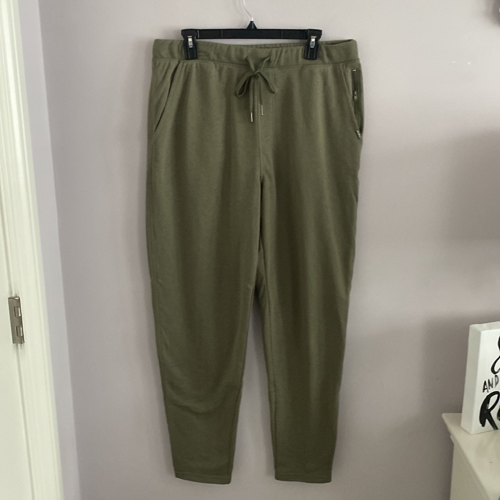 New Eddie Bauer Olive Sweatpants Large